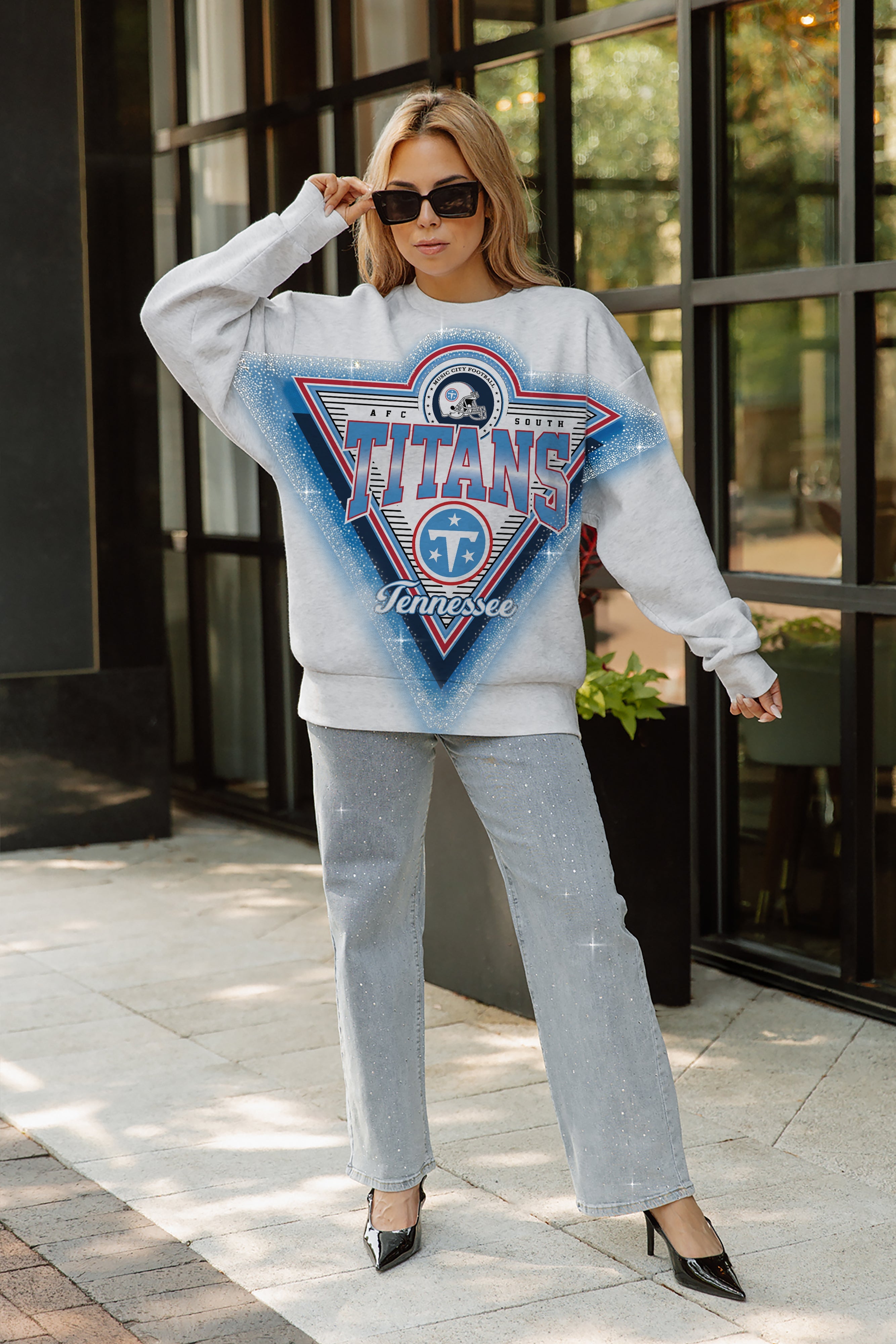 TENNESSEE TITANS CHASING VICTORY RHINESTONE SPRAY PREMIUM CREWNECK SWEATSHIRT