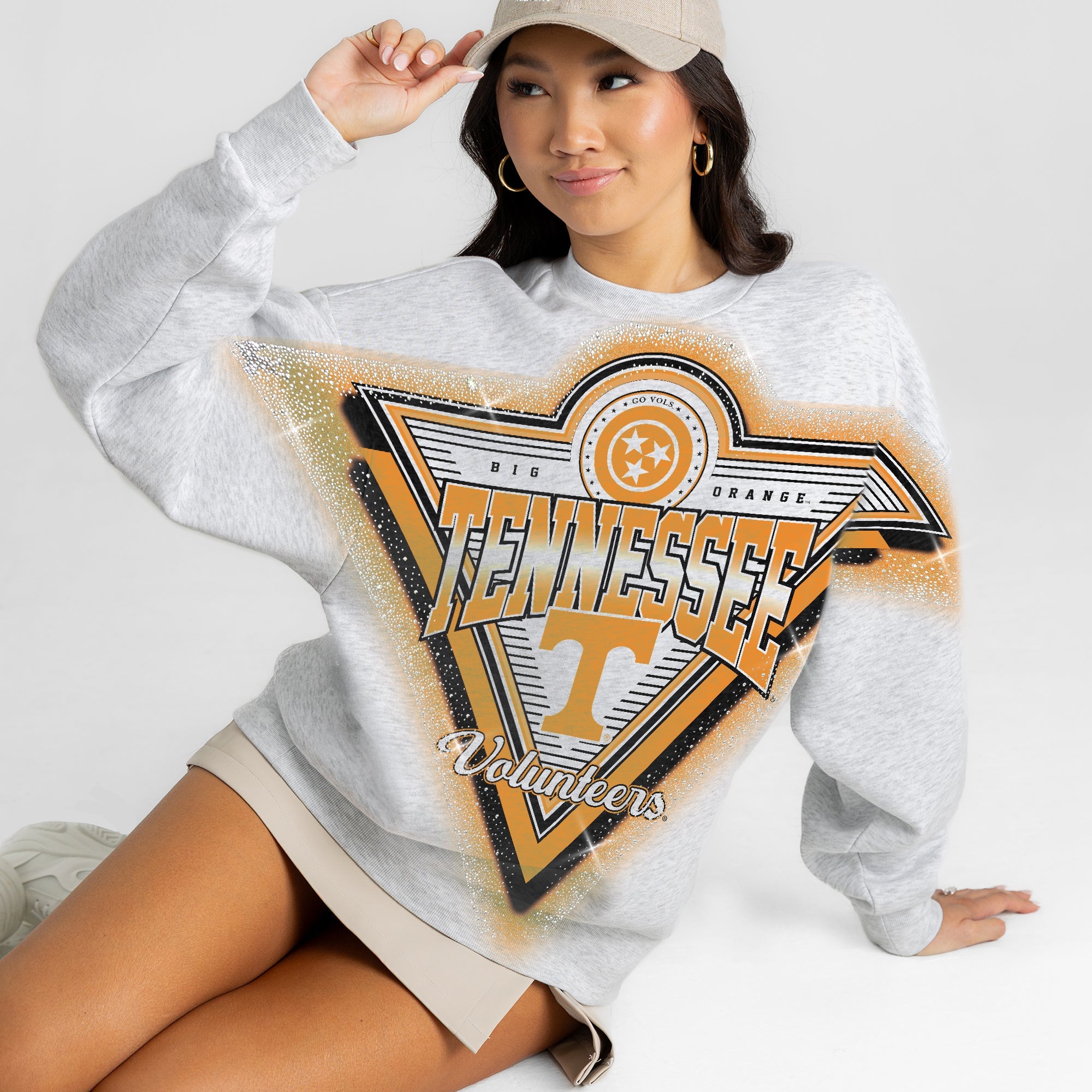 TENNESSEE VOLUNTEERS CHASING VICTORY RHINESTONE SPRAY PREMIUM CREWNECK SWEATSHIRT