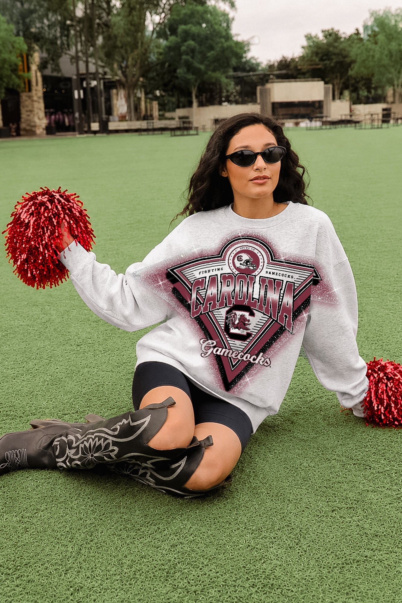 SOUTH CAROLINA GAMECOCKS CHASING VICTORY RHINESTONE SPRAY PREMIUM CREWNECK SWEATSHIRT