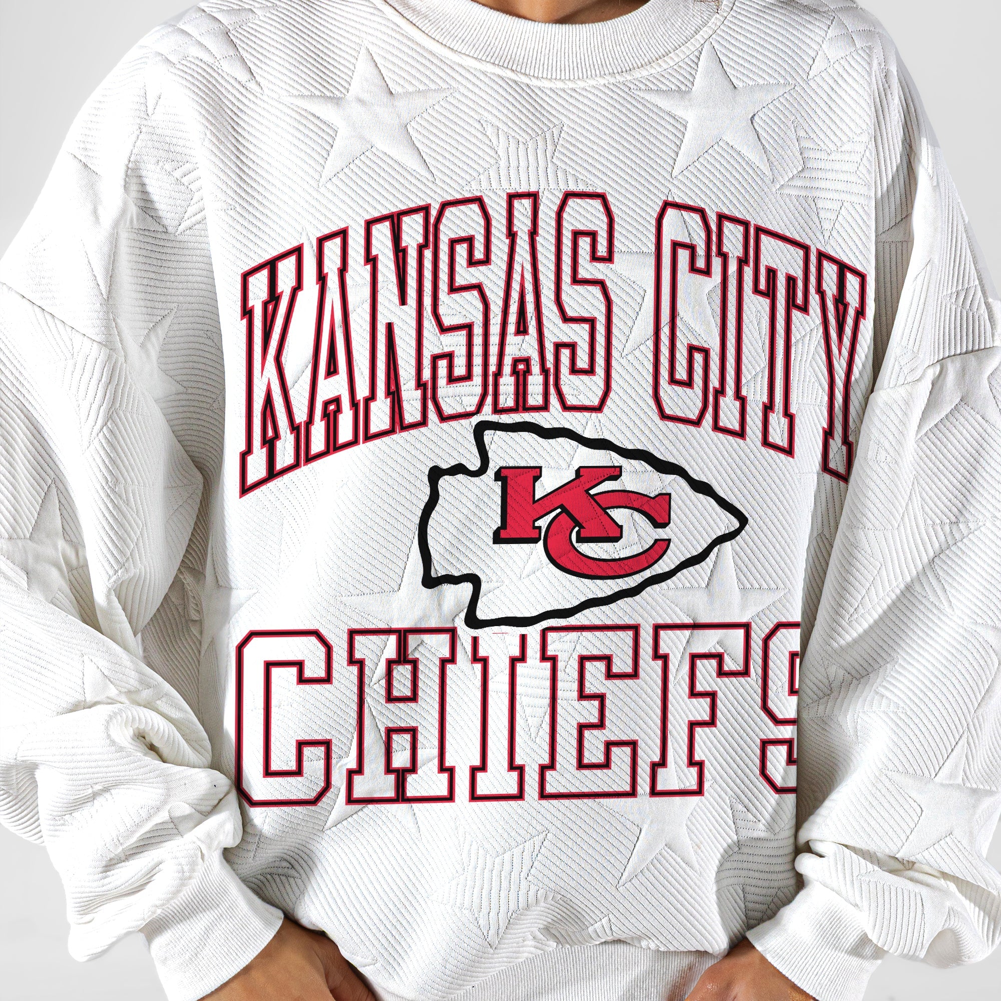 KANSAS CITY CHIEFS BIG PLAY ENERGY EMBOSSED STAR CREWNECK