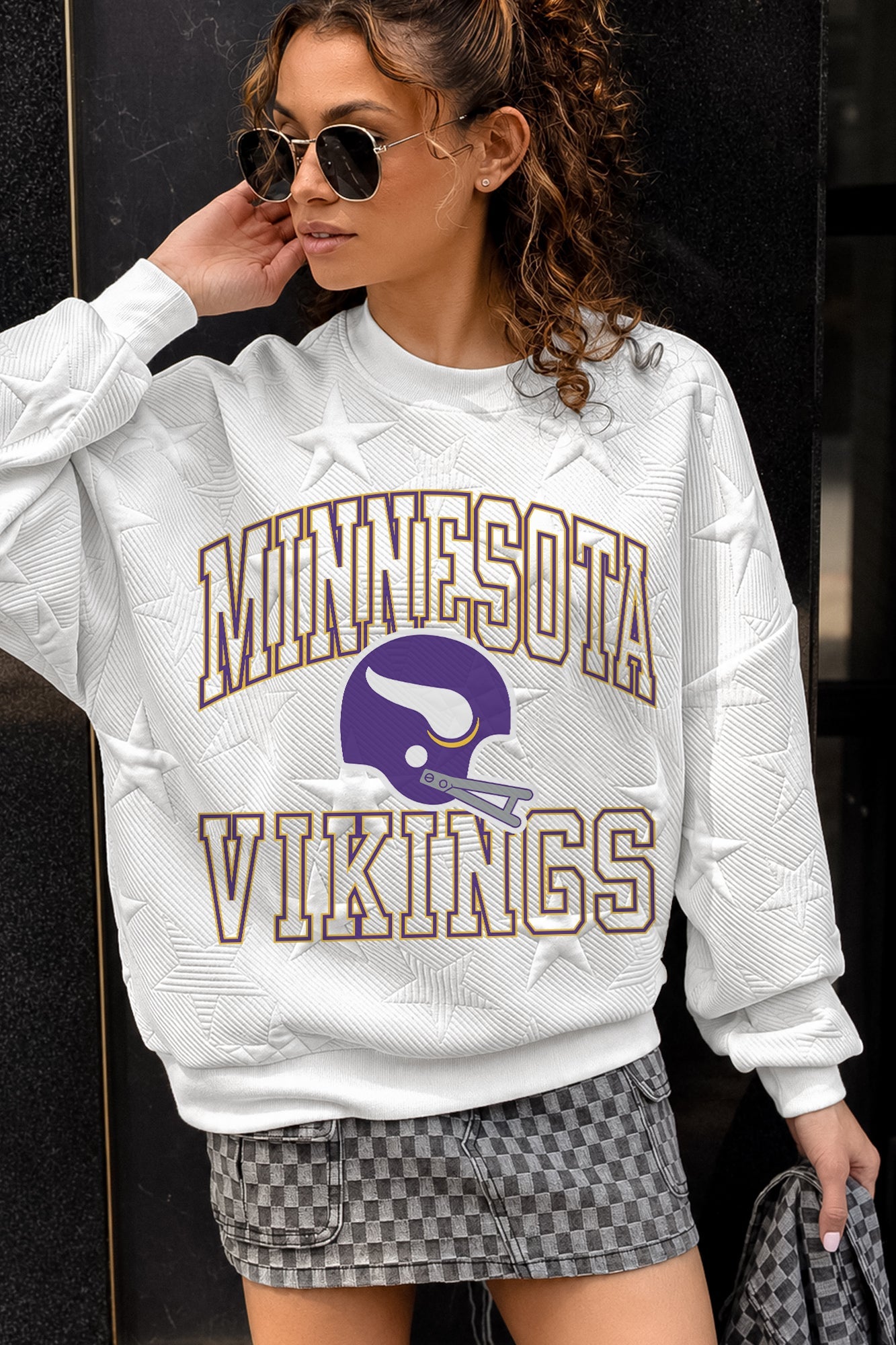MINNESOTA VIKINGS BIG PLAY ENERGY EMBOSSED STAR CREWNECK