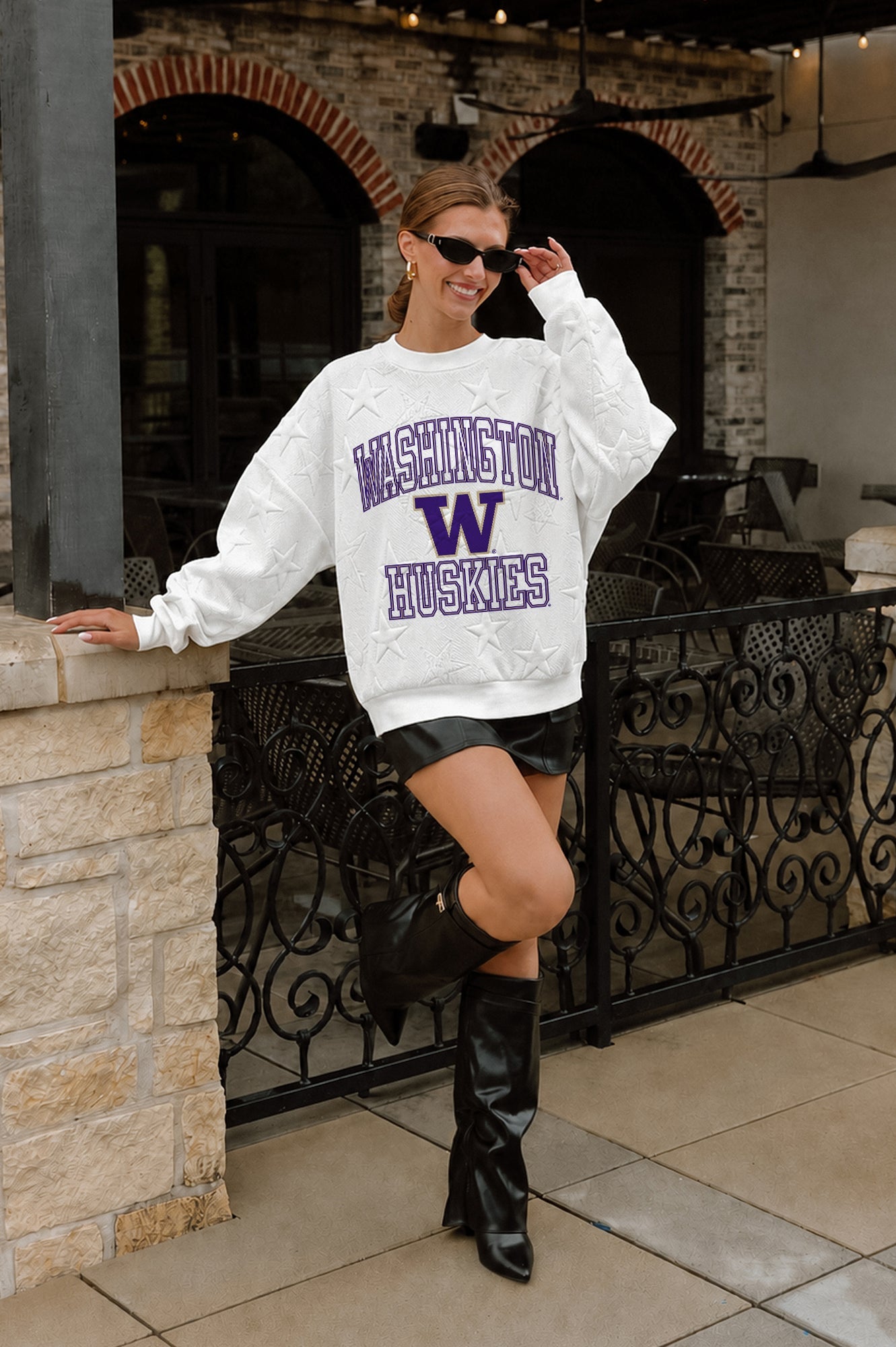 WASHINGTON HUSKIES BIG PLAY ENERGY EMBOSSED STAR CREWNECK