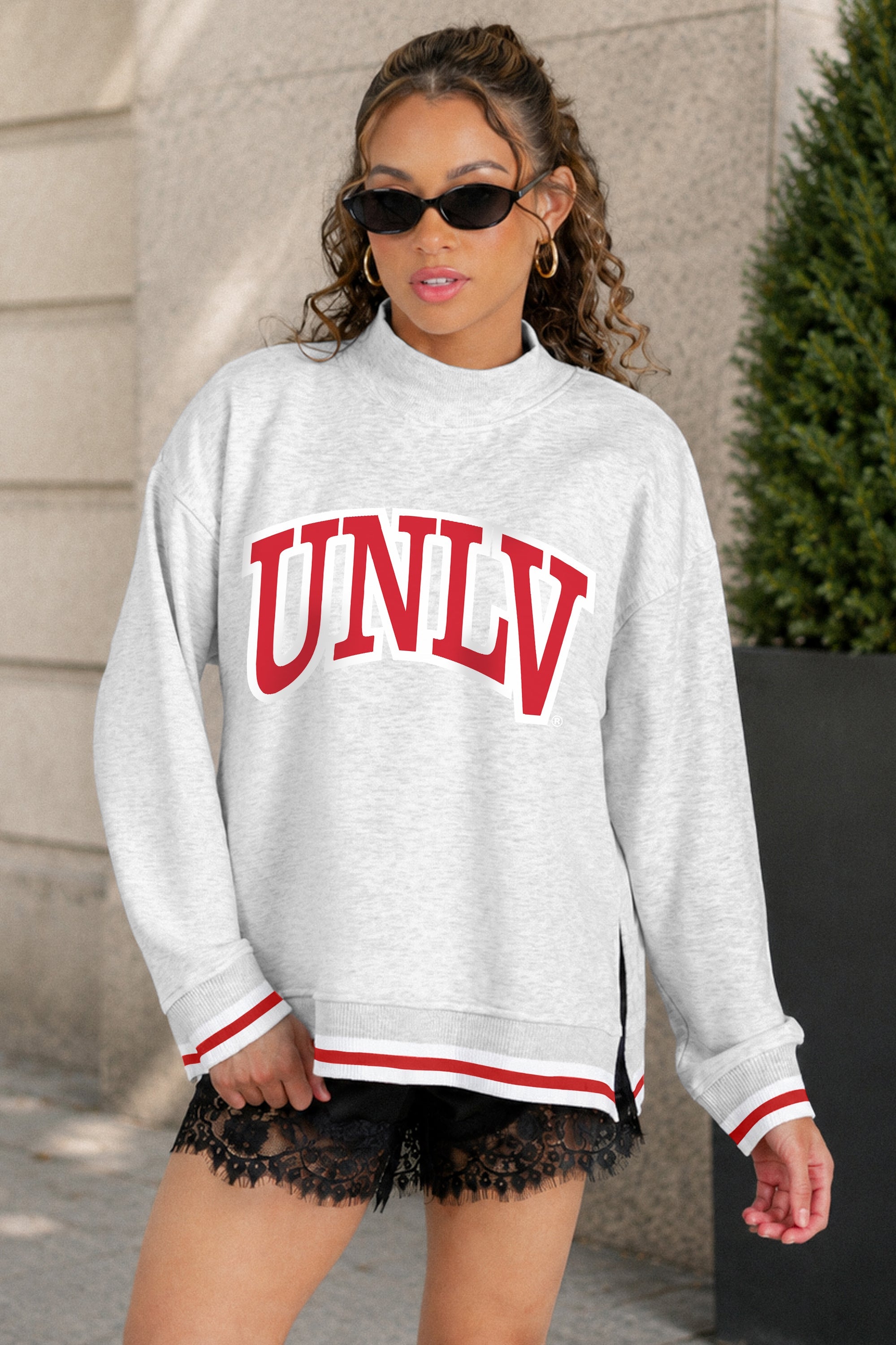 UNLV REBELS RALLY POINT CONTRAST MOCKNECK PULLOVER