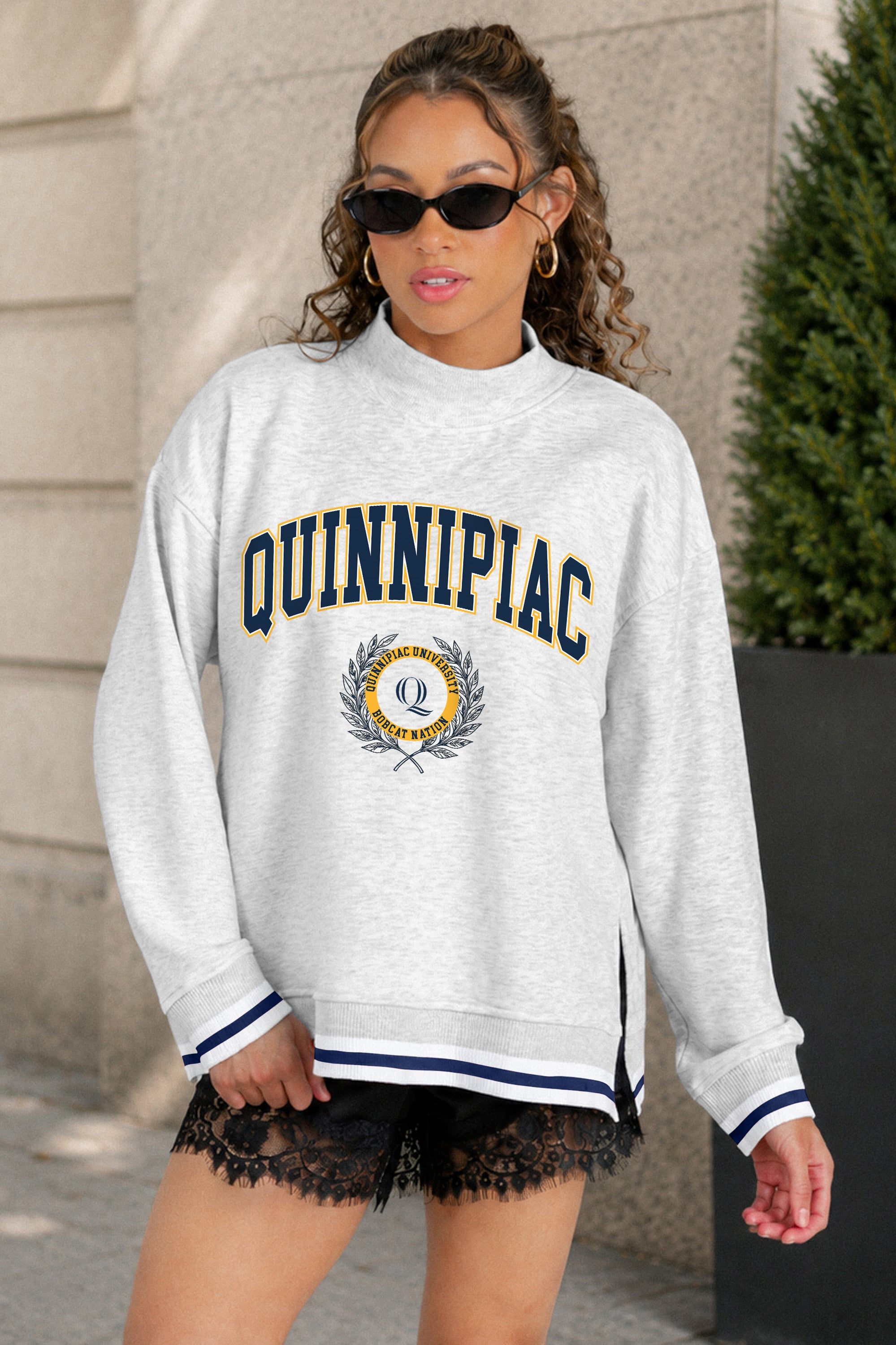 QUINNIPIAC BOBCATS RALLY POINT CONTRAST MOCKNECK PULLOVER