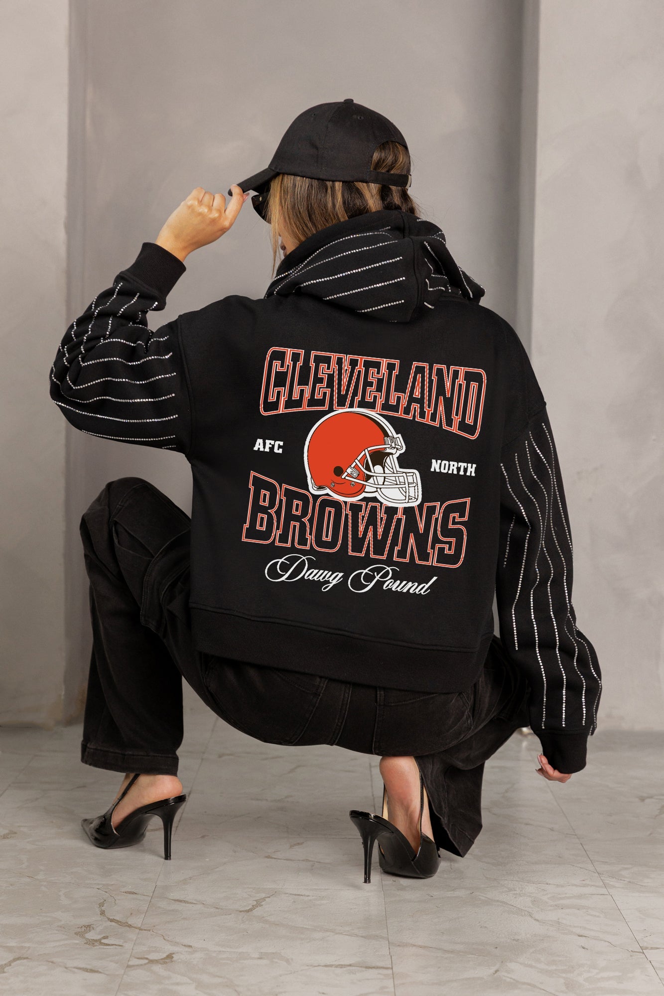 CLEVELAND BROWNS EYES ON THE PRIZE RHINESTUD STRIPE ZIP HOODIE