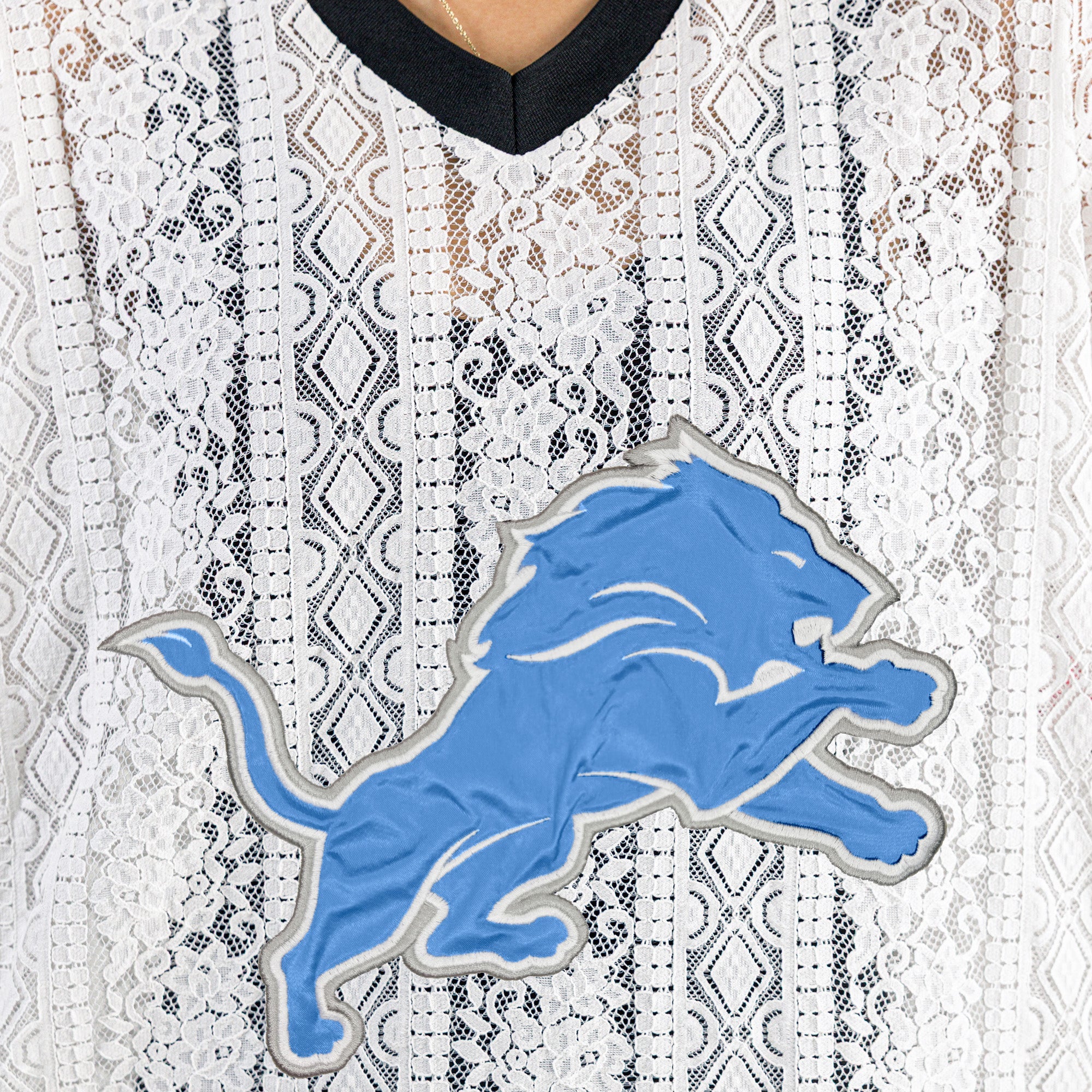 DETROIT LIONS HIGH NOTE LACE FASHION TOP