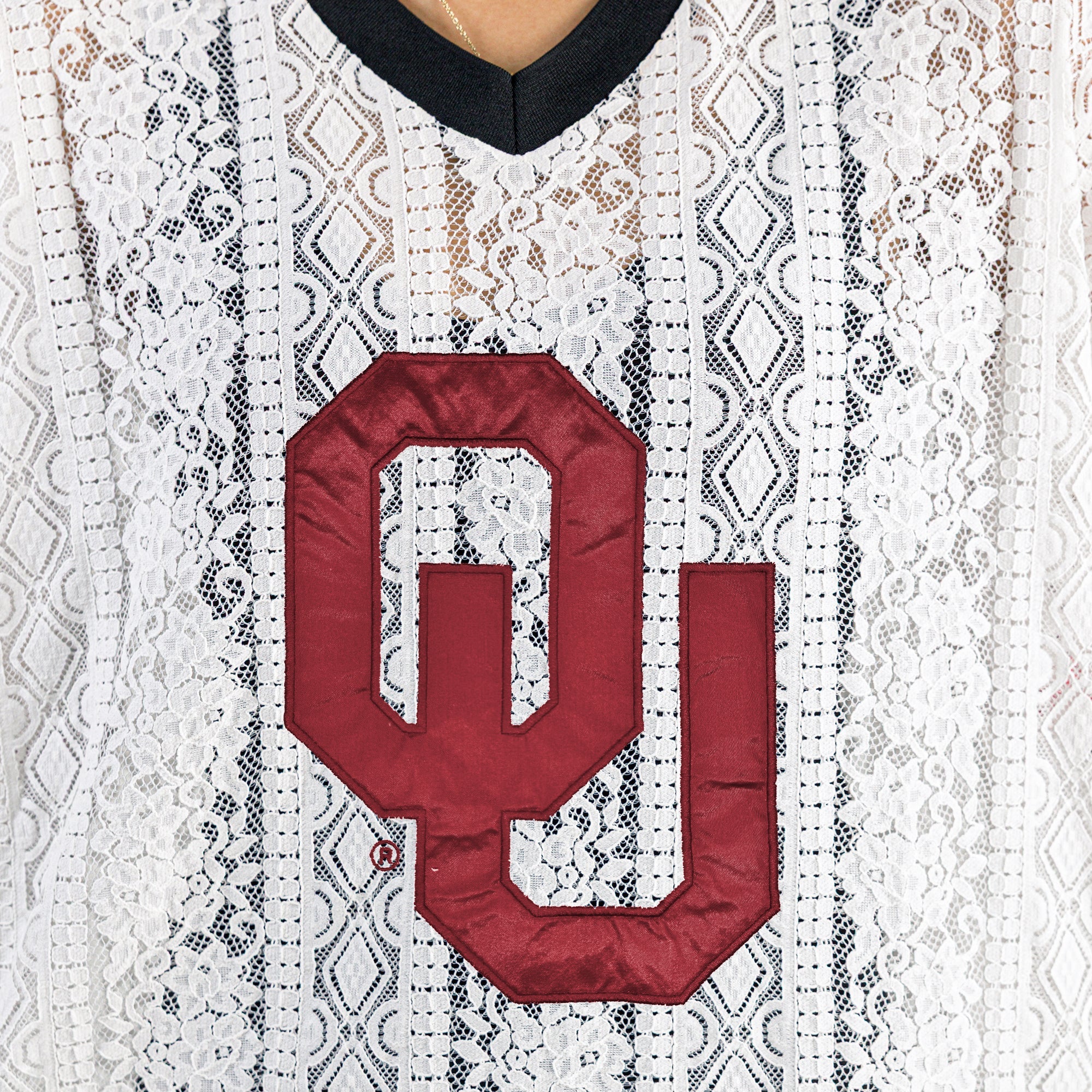 OKLAHOMA SOONERS HIGH NOTE LACE FASHION JERSEY