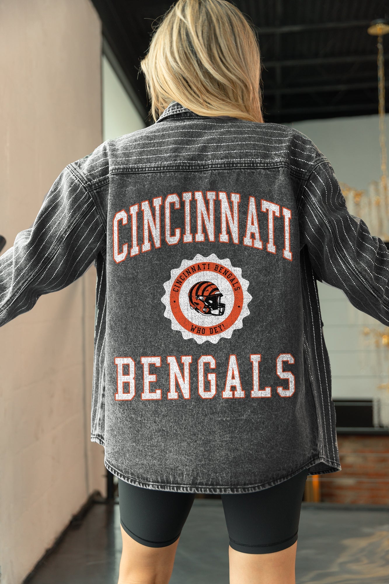 CINCINNATI BENGALS STYLES THE LIMIT MICRO-RHINESTONE DENIM OVERSHIRT IN BLACK