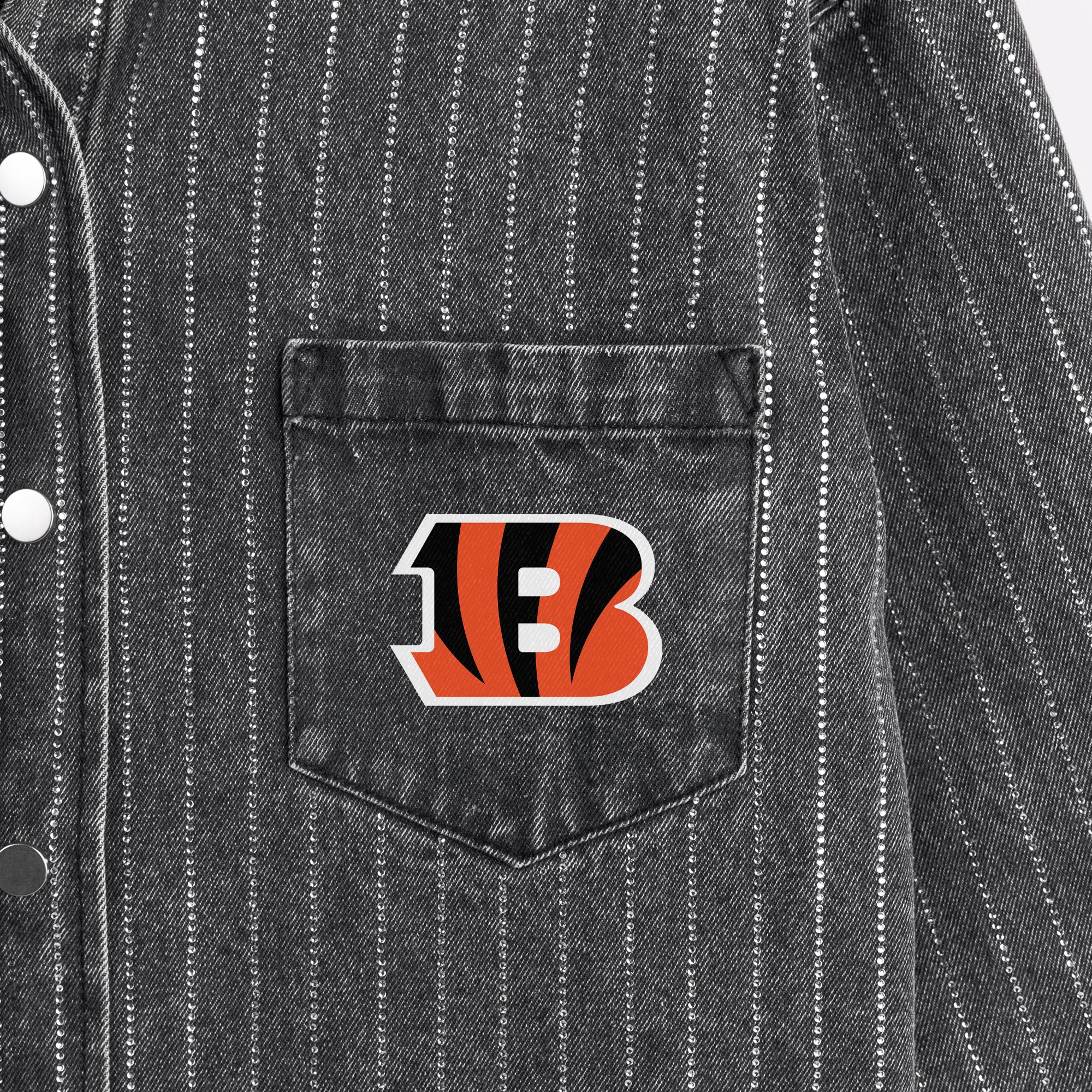 CINCINNATI BENGALS STYLES THE LIMIT MICRO-RHINESTONE DENIM OVERSHIRT IN BLACK