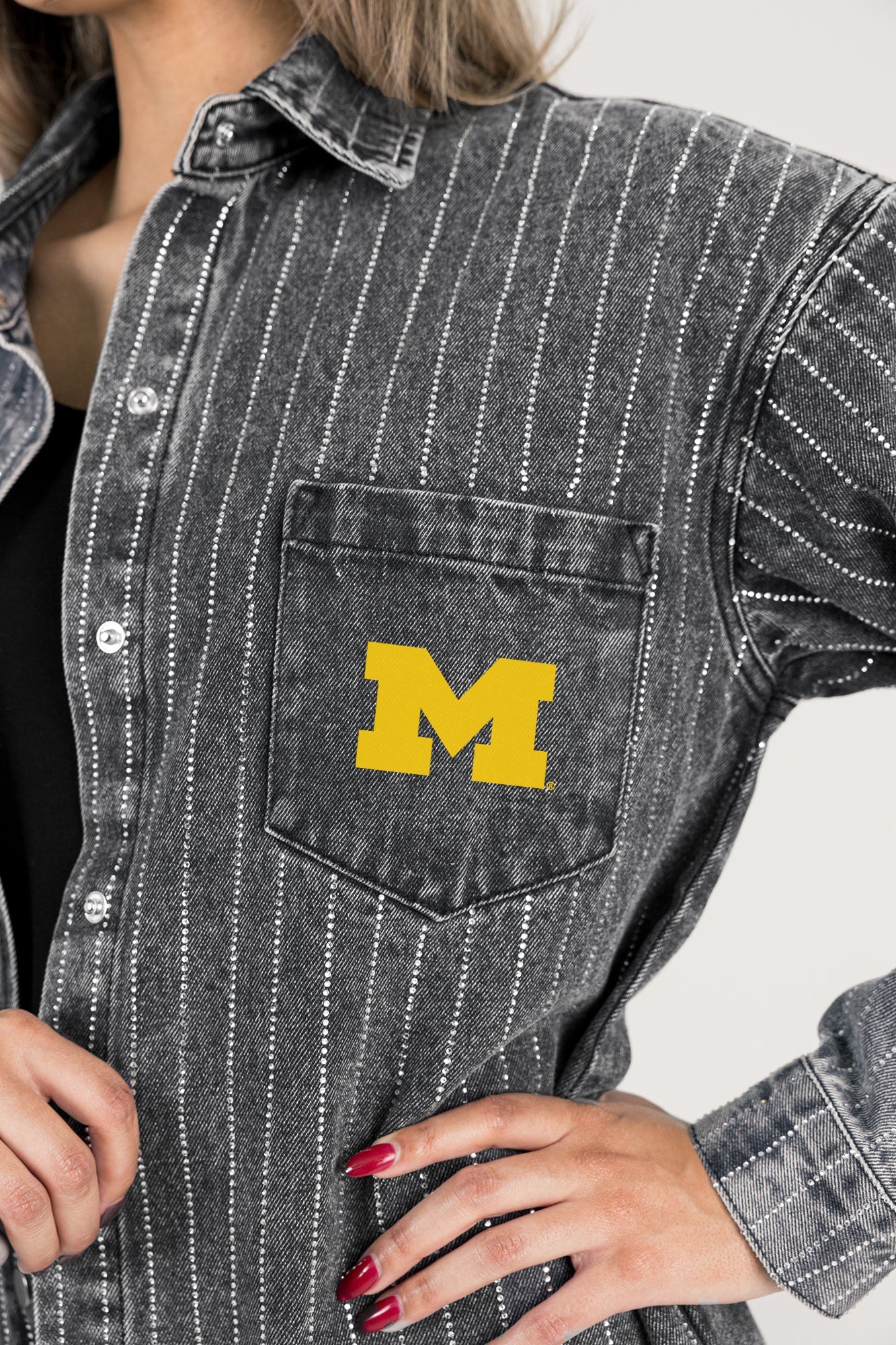 MICHIGAN WOLVERINES STYLES THE LIMIT MICRO-RHINESTONE DENIM OVERSHIRT IN BLACK