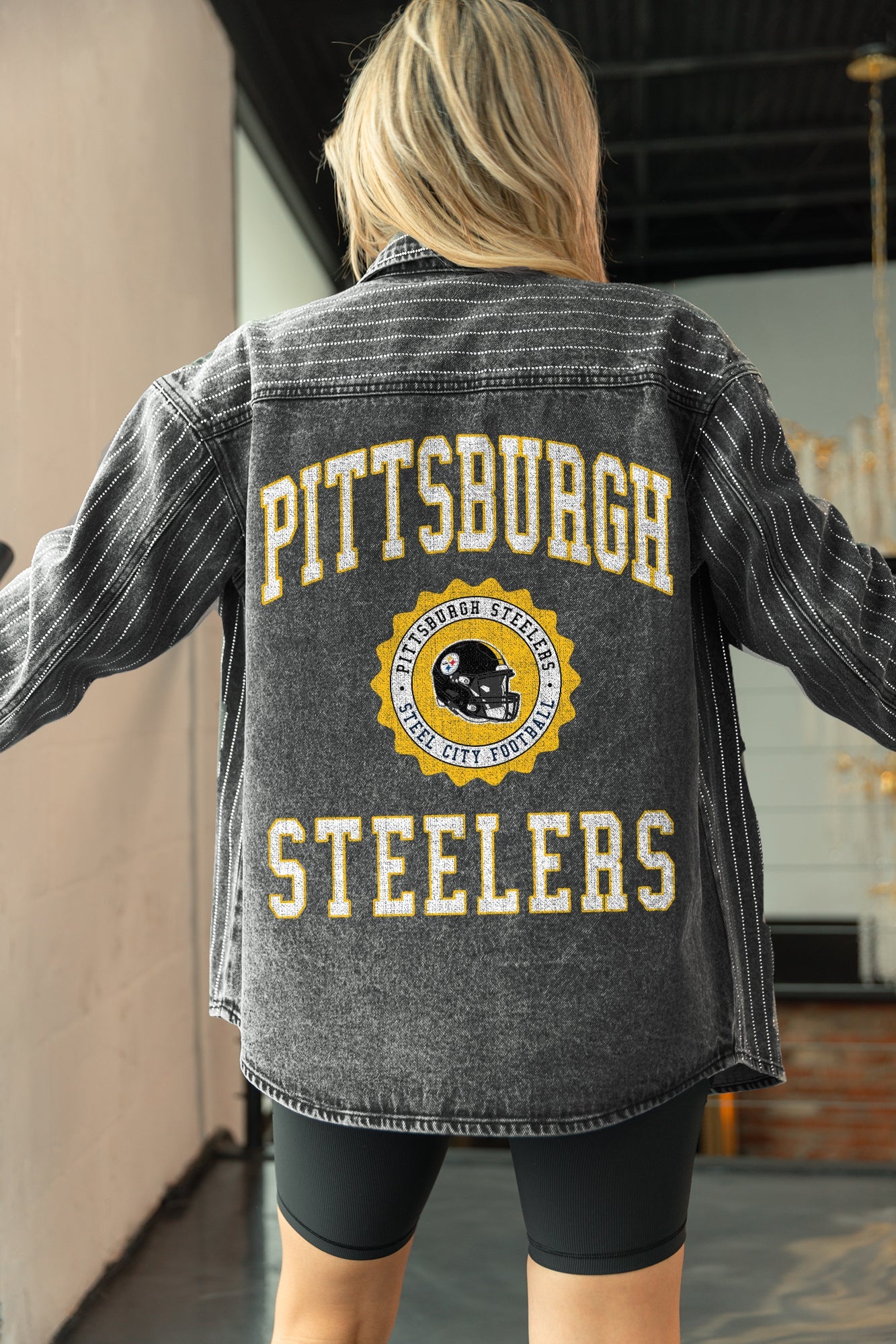 PITTSBURGH STEELERS STYLES THE LIMIT MICRO-RHINESTONE DENIM OVERSHIRT IN BLACK