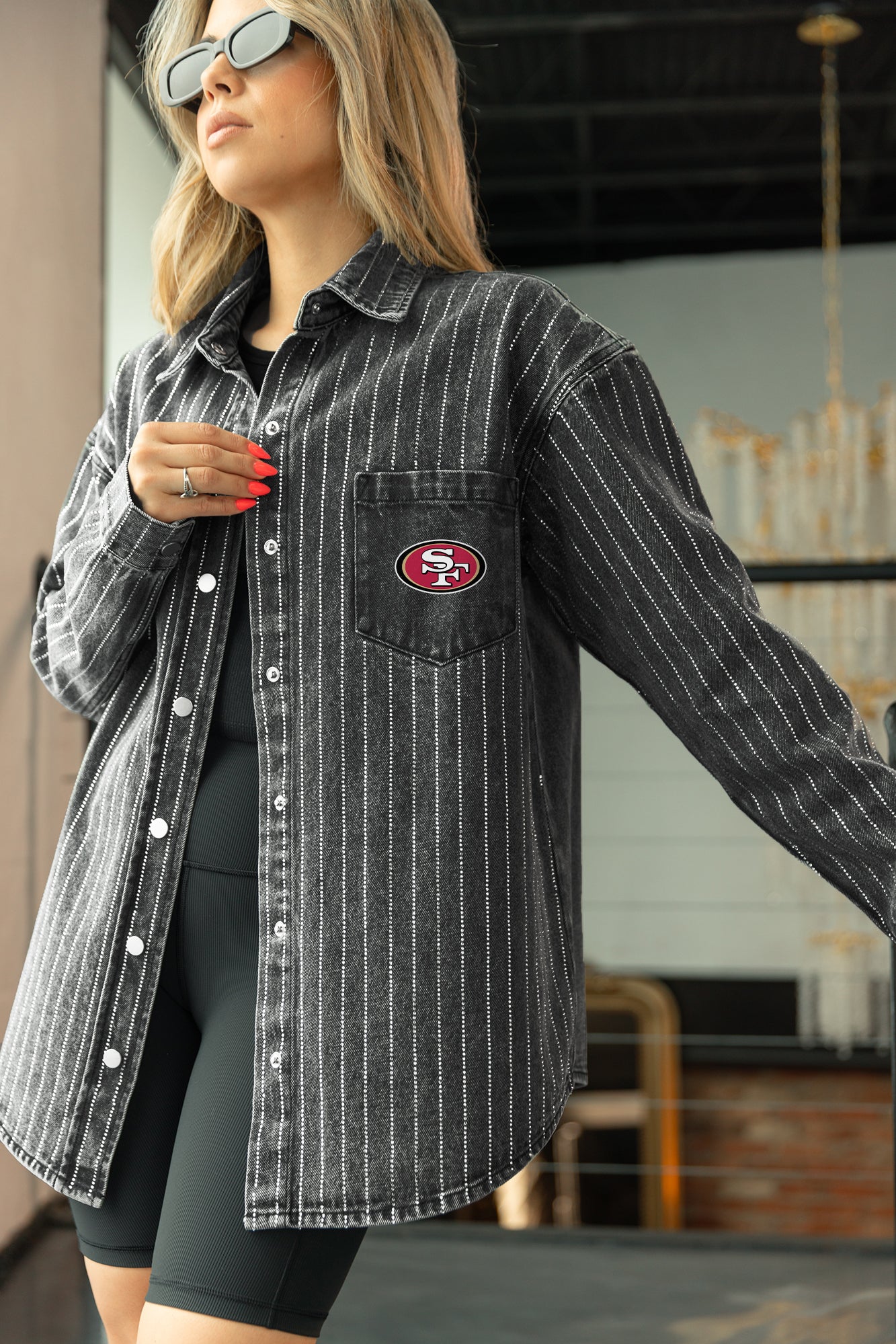 SAN FRANCISCO 49ERS STYLES THE LIMIT MICRO-RHINESTONE DENIM OVERSHIRT IN BLACK