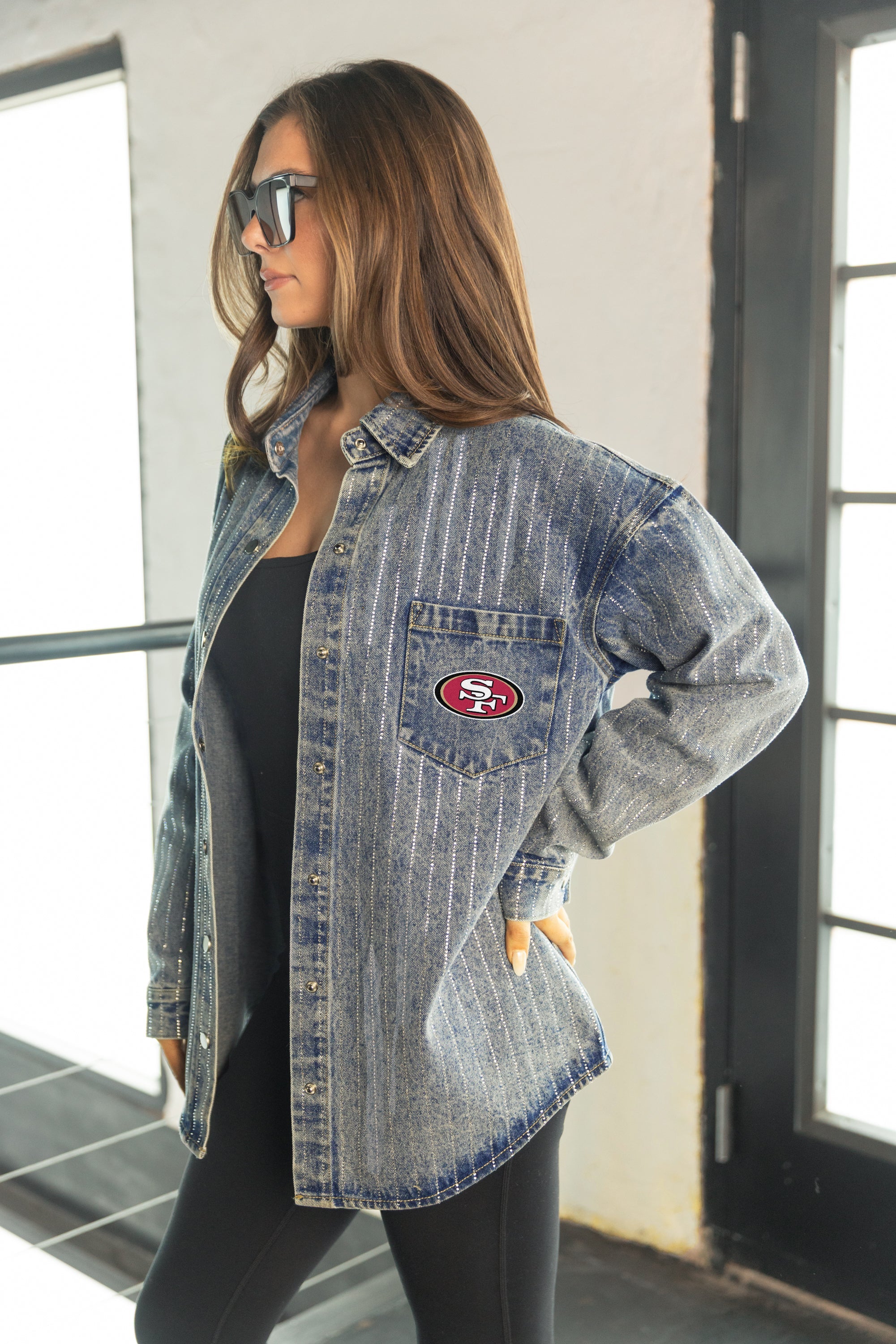 SAN FRANCISCO 49ERS STYLES THE LIMIT MICRO-RHINESTONE DENIM OVERSHIRT