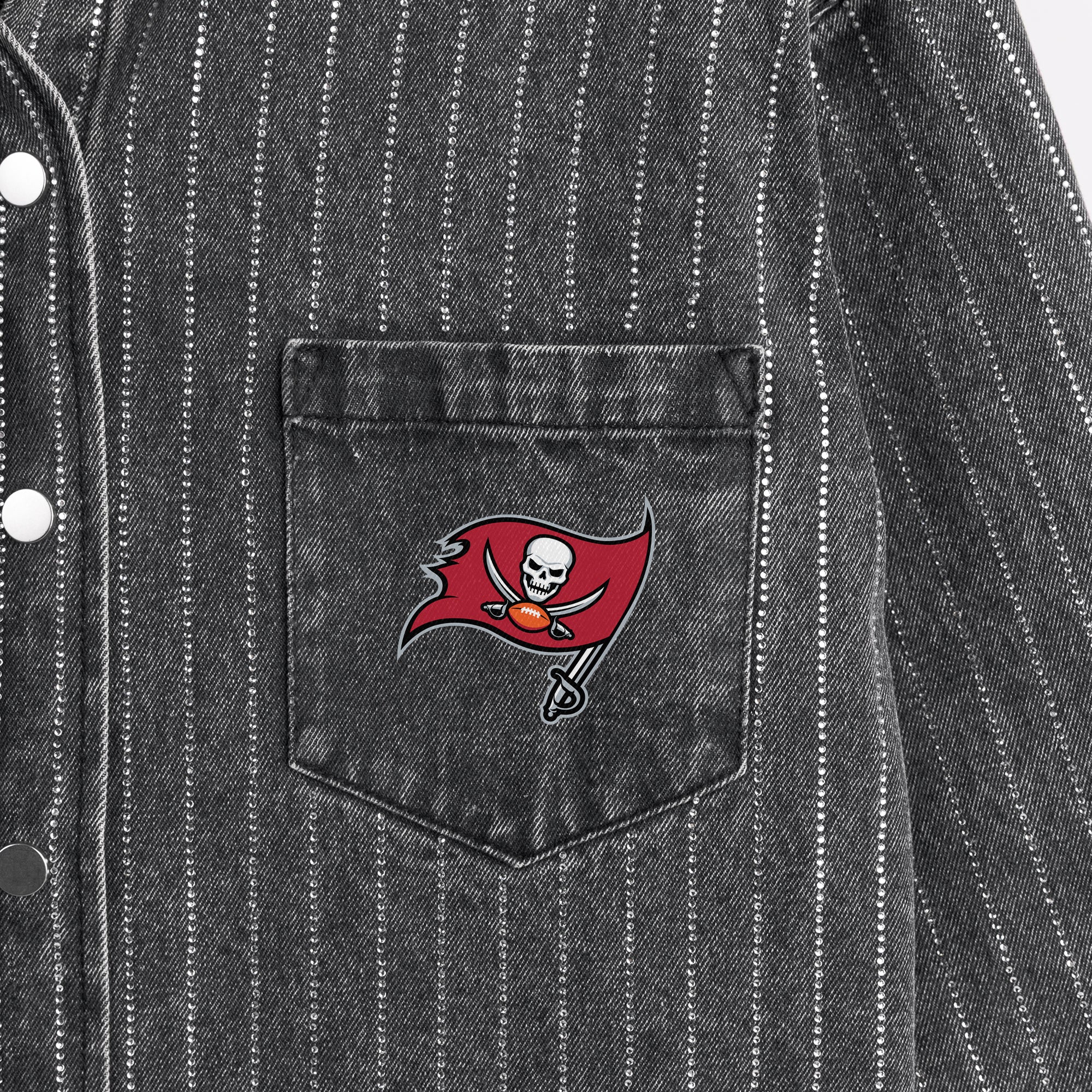 TAMPA BAY BUCCANEERS STYLES THE LIMIT MICRO-RHINESTONE DENIM OVERSHIRT IN BLACK