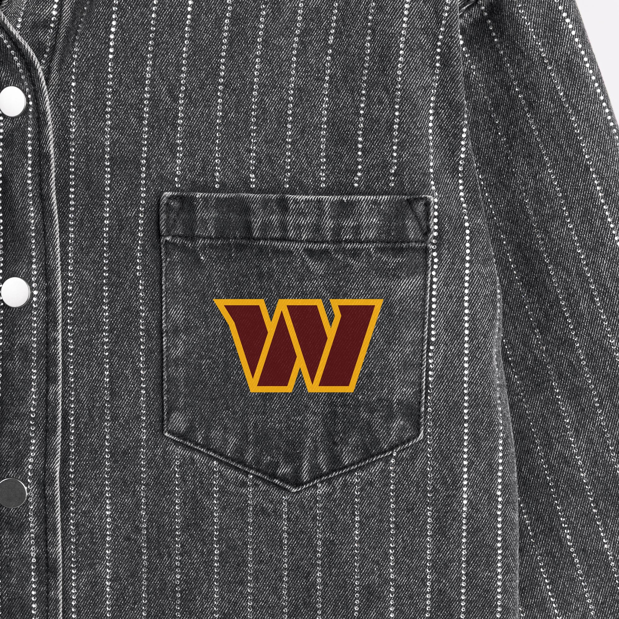 WASHINGTON COMMANDERS STYLES THE LIMIT MICRO-RHINESTONE DENIM OVERSHIRT IN BLACK