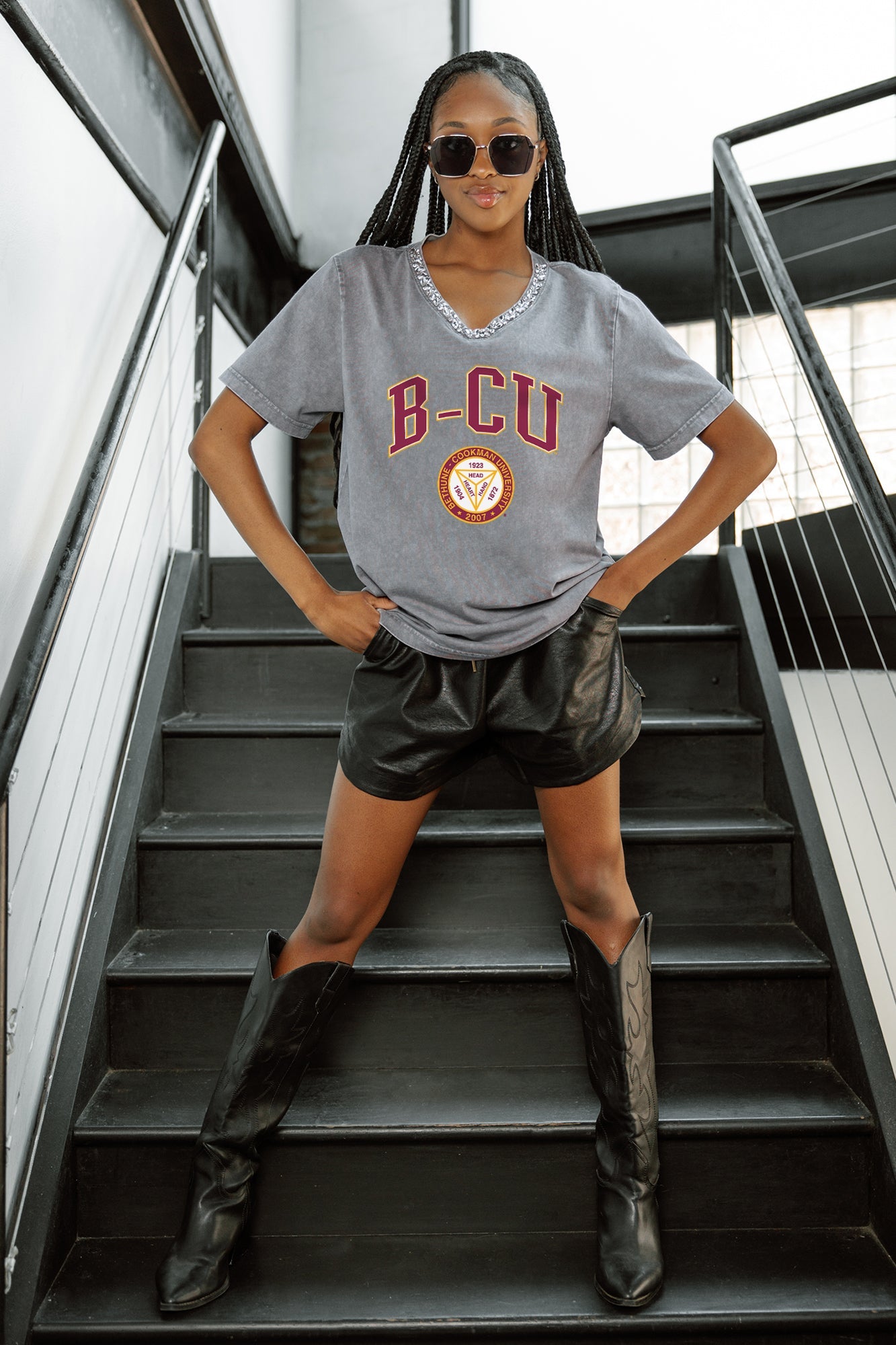 BETHUNE-COOKMAN WILDCATS ICONIC EDGE RHINESTONE TRIM V-NECK TEE