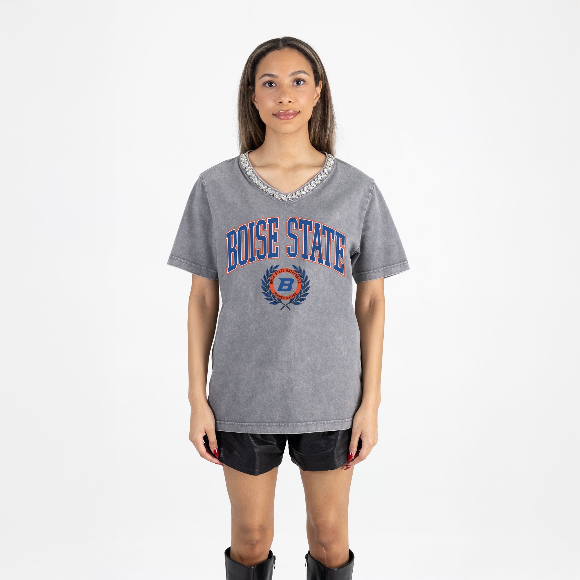 BOISE STATE BRONCOS ICONIC EDGE RHINESTONE TRIM V-NECK TEE