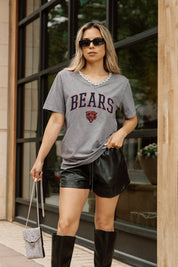 CHICAGO BEARS ICONIC EDGE RHINESTONE TRIM V-NECK TEE