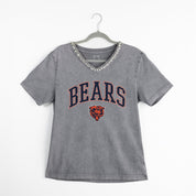 CHICAGO BEARS ICONIC EDGE RHINESTONE TRIM V-NECK TEE