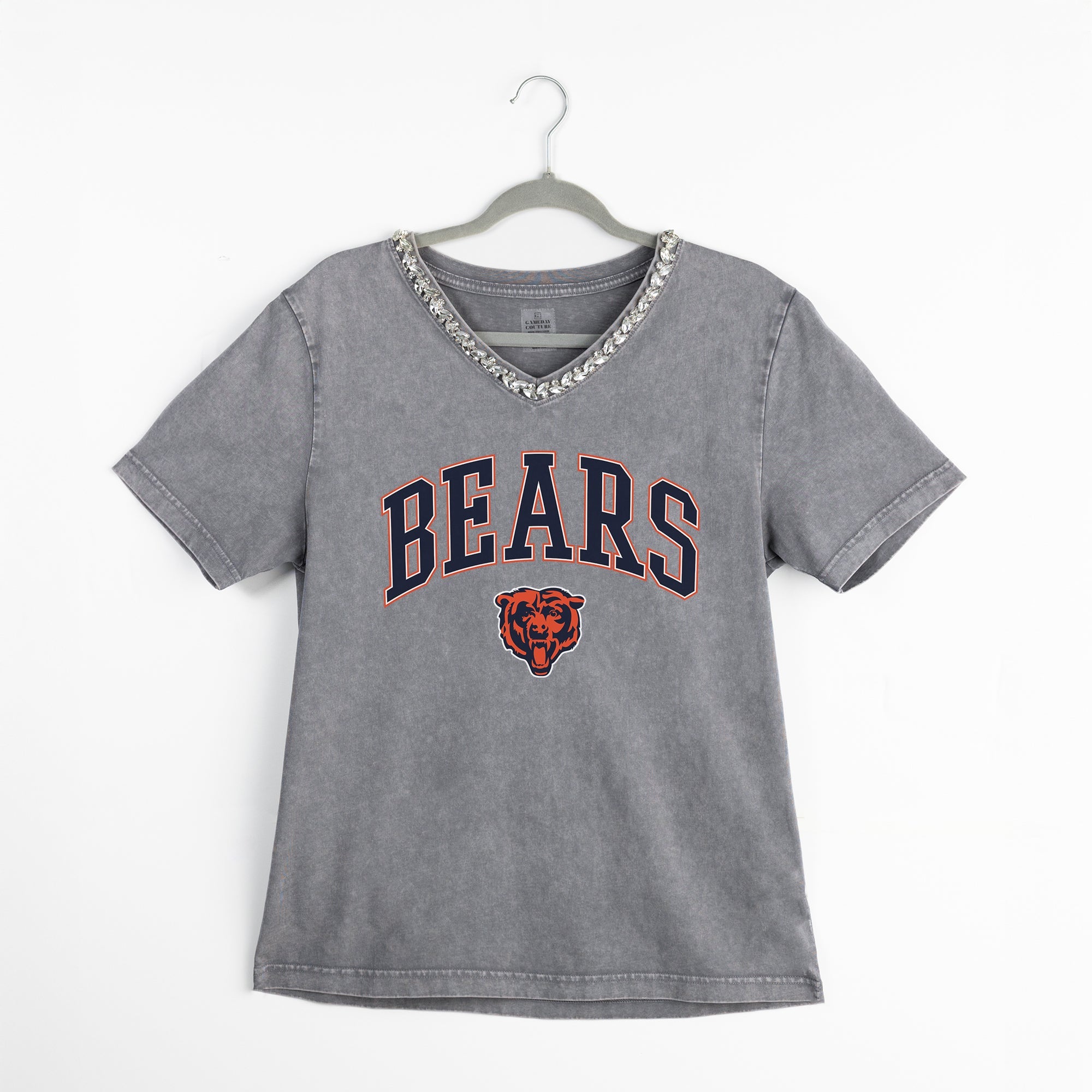 CHICAGO BEARS ICONIC EDGE RHINESTONE TRIM V-NECK TEE