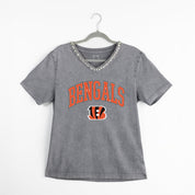 CINCINNATI BENGALS ICONIC EDGE RHINESTONE TRIM V-NECK TEE
