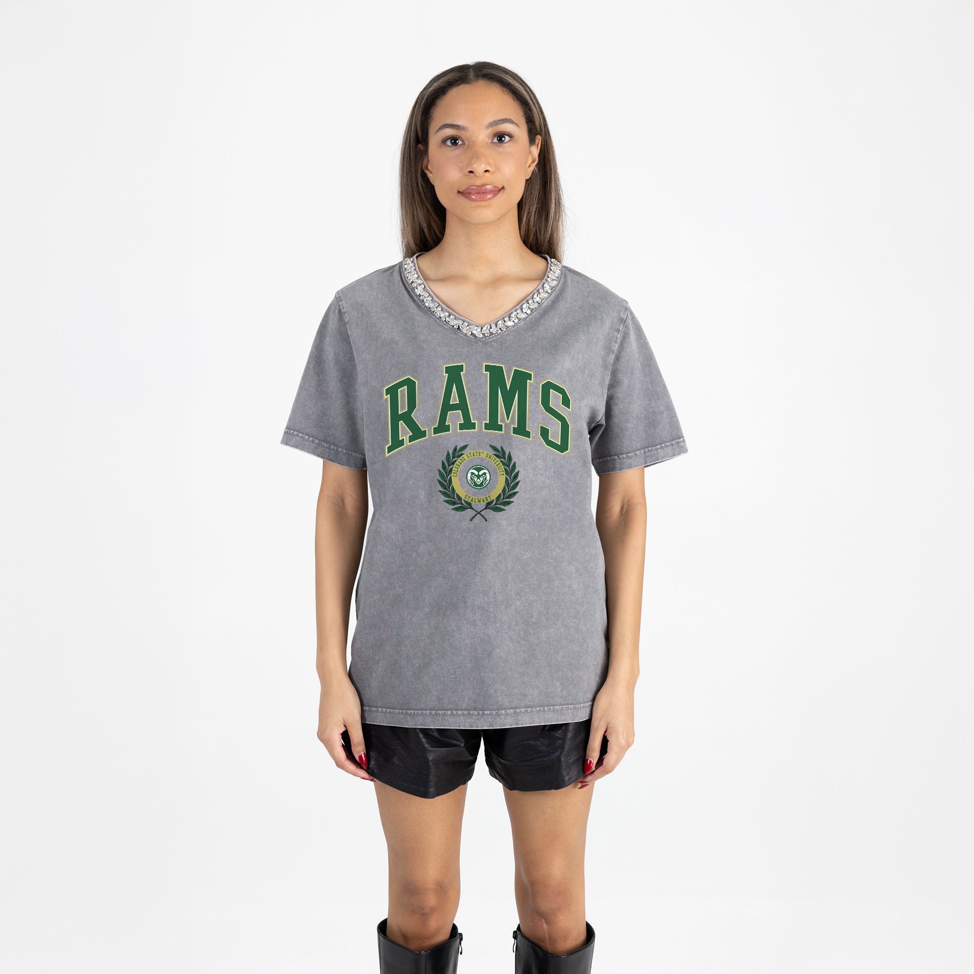 COLORADO STATE RAMS ICONIC EDGE RHINESTONE TRIM V-NECK TEE