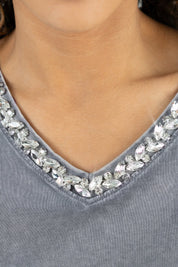 FC CINCINNATI ICONIC EDGE RHINESTONE TRIM V-NECK TEE