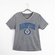 HAMPTON PIRATES ICONIC EDGE RHINESTONE TRIM V-NECK TEE