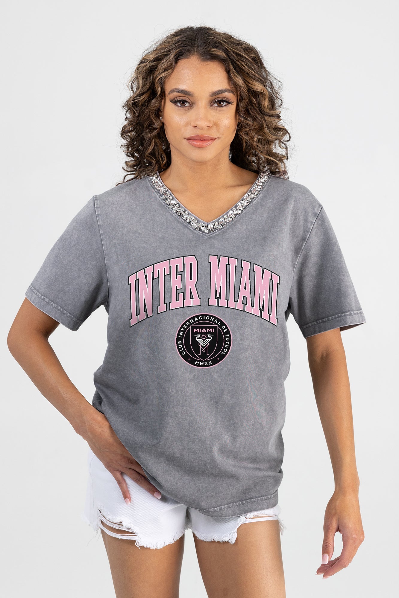 INTER MIAMI CF ICONIC EDGE RHINESTONE TRIM V-NECK TEE