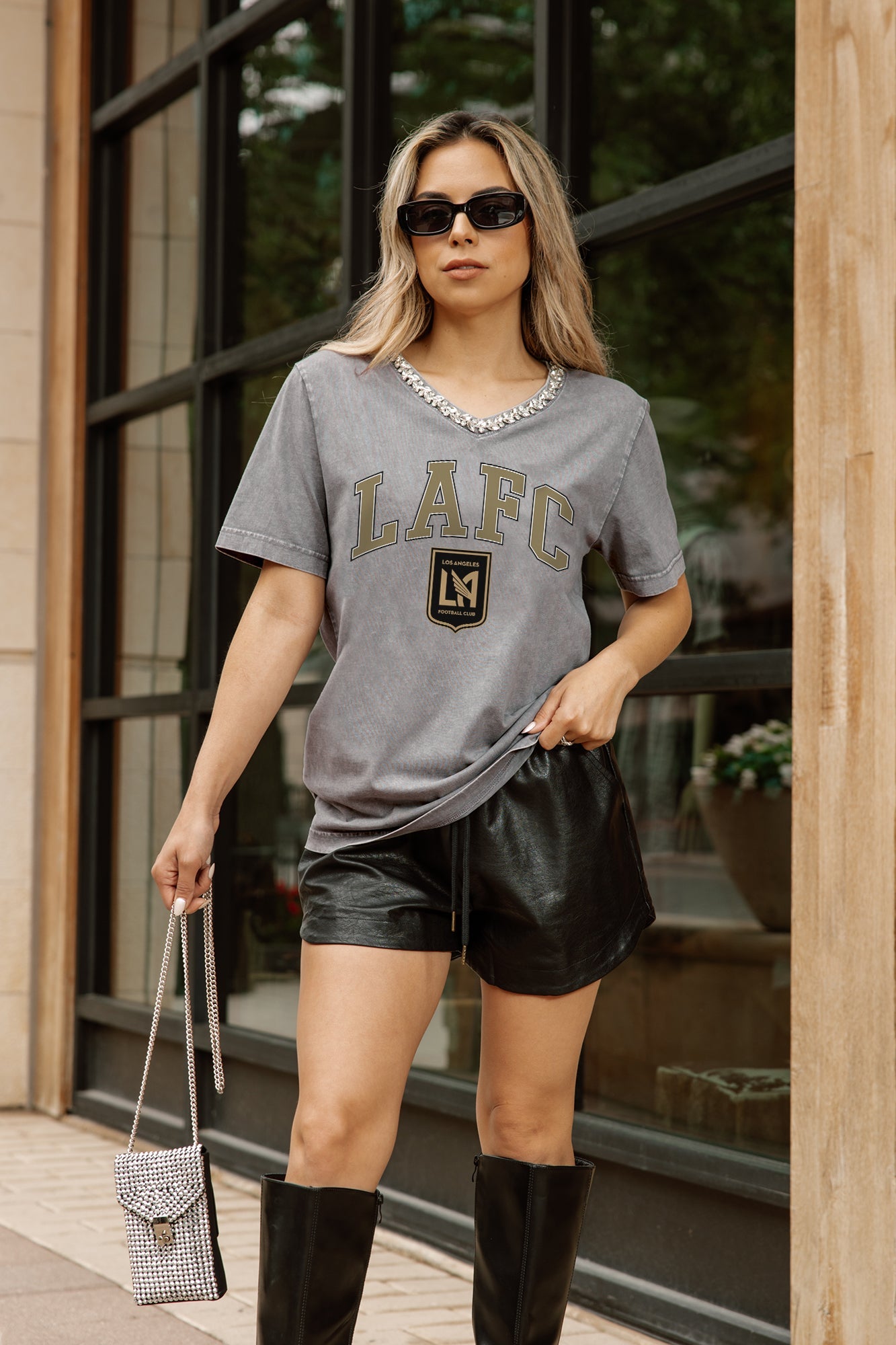 LOS ANGELES FC ICONIC EDGE RHINESTONE TRIM V-NECK TEE