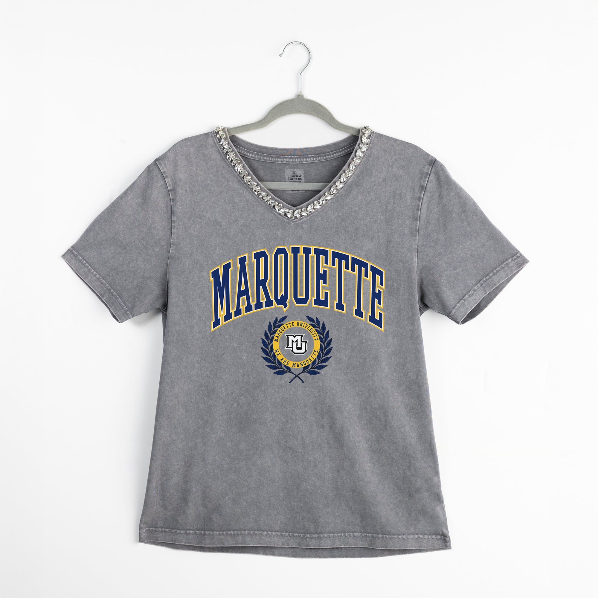 MARQUETTE GOLDEN EAGLES ICONIC EDGE RHINESTONE TRIM V-NECK TEE