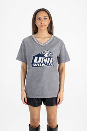 NEW HAMPSHIRE WILDCATS ICONIC EDGE RHINESTONE TRIM V-NECK TEE