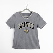 NEW ORLEANS SAINTS ICONIC EDGE RHINESTONE TRIM V-NECK TEE