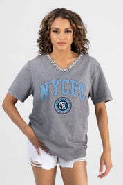 NEW YORK CITY FC ICONIC EDGE RHINESTONE TRIM V-NECK TEE