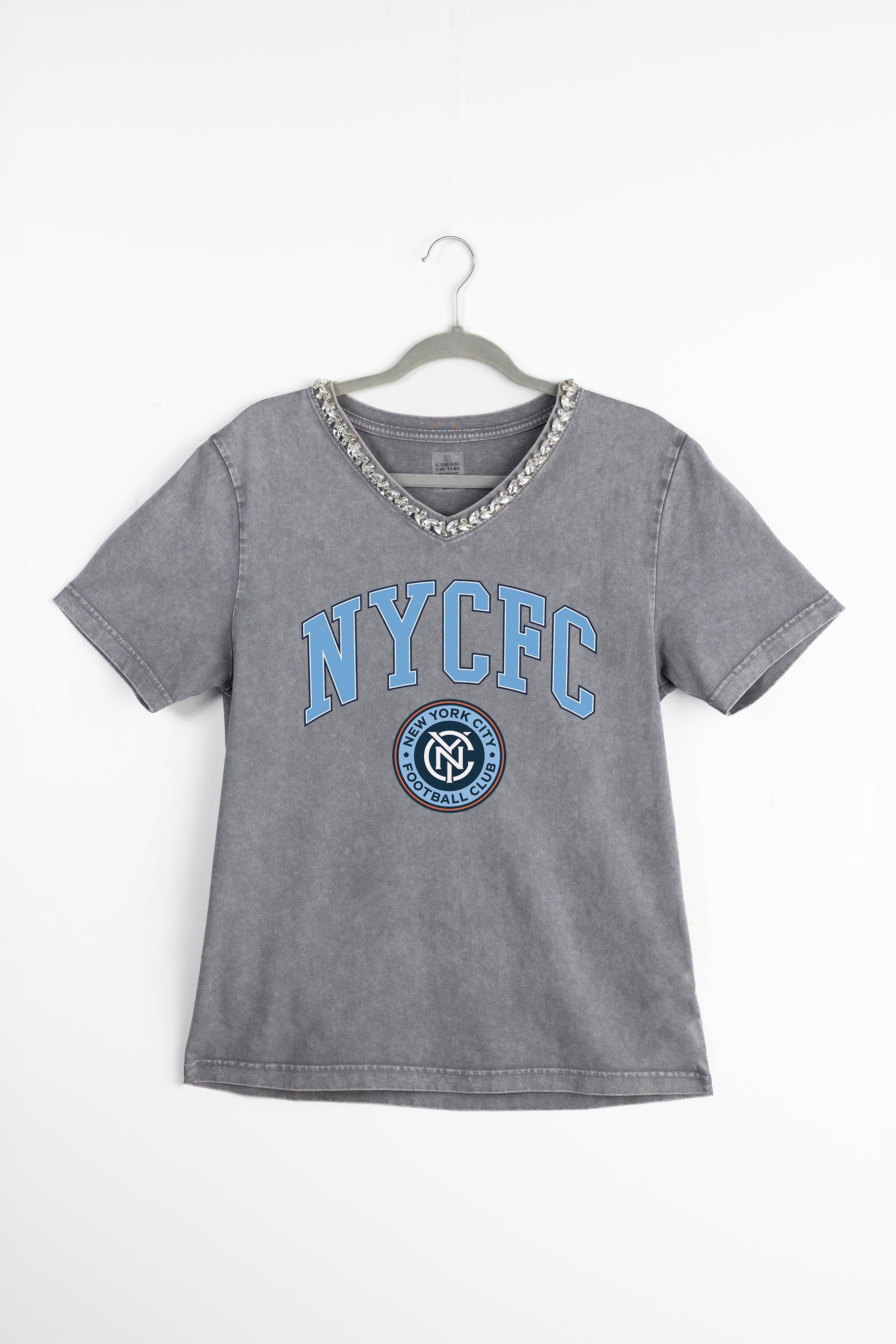 NEW YORK CITY FC ICONIC EDGE RHINESTONE TRIM V-NECK TEE