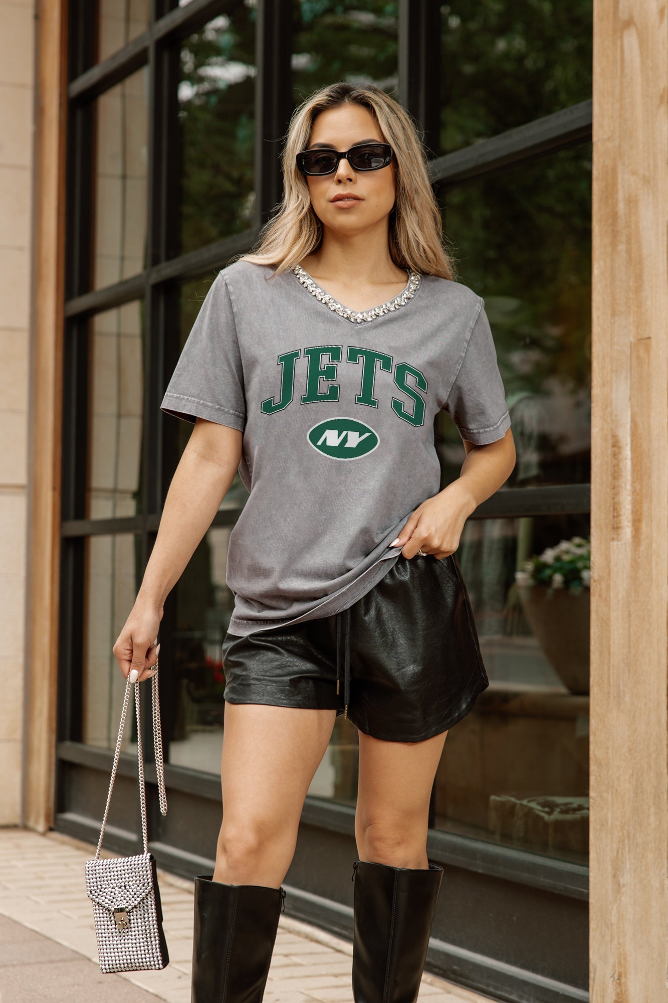 NEW YORK JETS ICONIC EDGE RHINESTONE TRIM V-NECK TEE