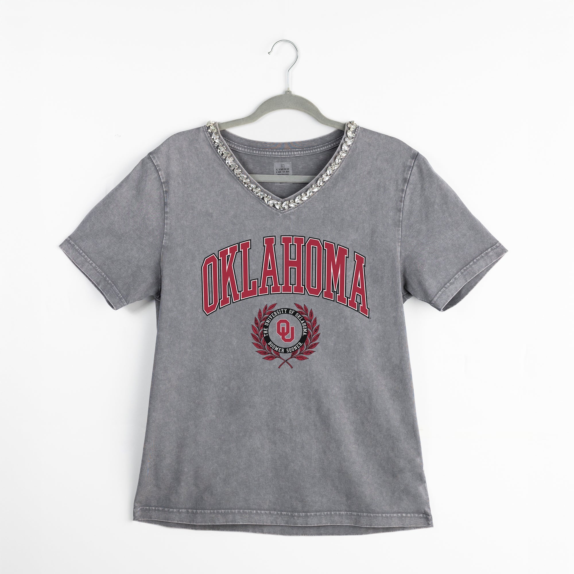 OKLAHOMA SOONERS ICONIC EDGE RHINESTONE TRIM V-NECK TEE
