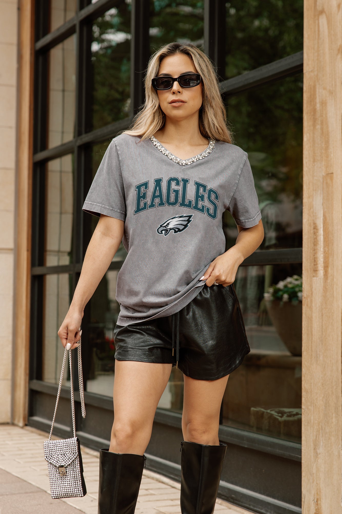 PHILADELPHIA EAGLES ICONIC EDGE RHINESTONE TRIM V-NECK TEE
