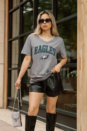 PHILADELPHIA EAGLES ICONIC EDGE RHINESTONE TRIM V-NECK TEE