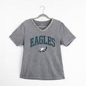 PHILADELPHIA EAGLES ICONIC EDGE RHINESTONE TRIM V-NECK TEE
