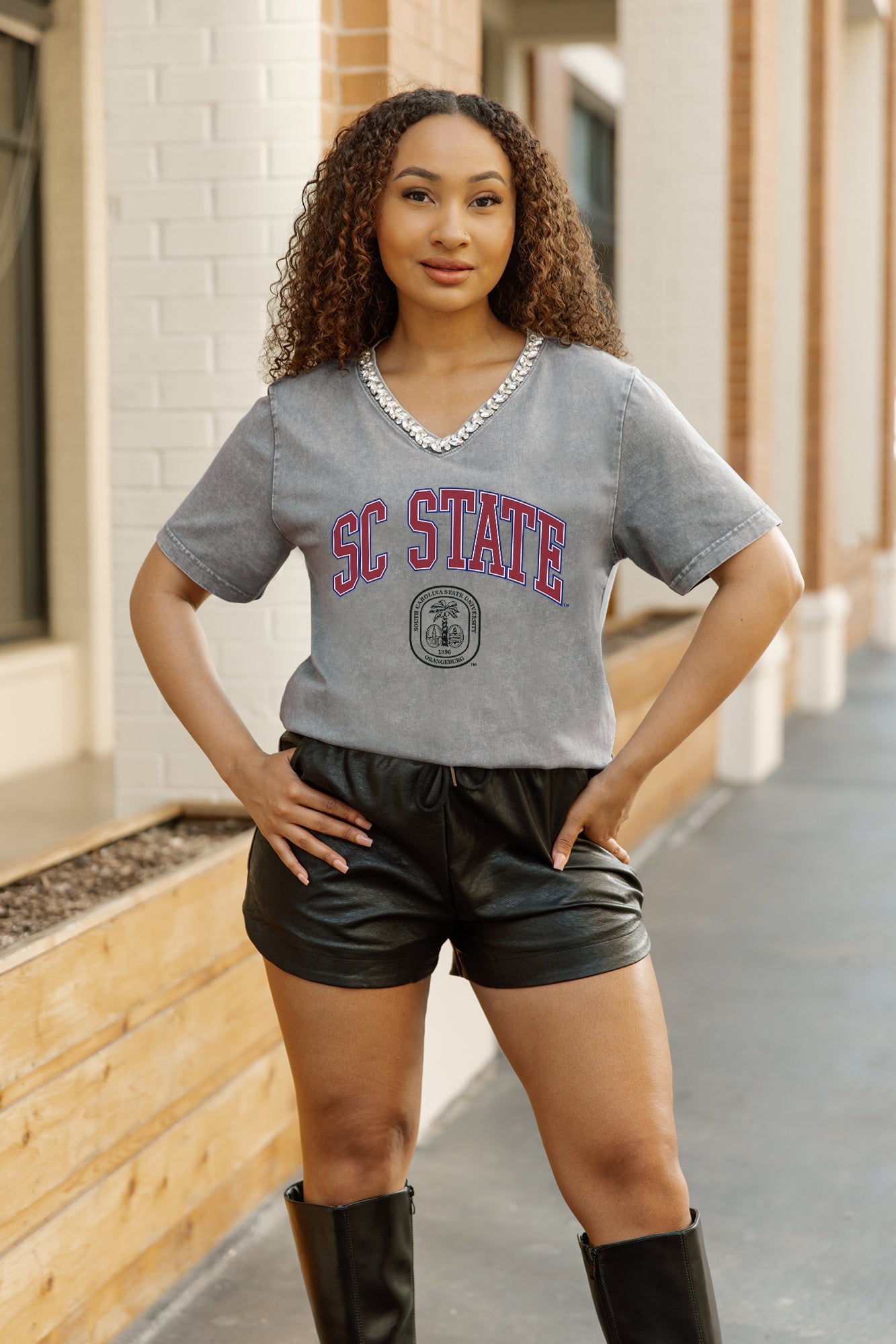 SOUTH CAROLINA STATE BULLDOGS ICONIC EDGE RHINESTONE TRIM V-NECK TEE