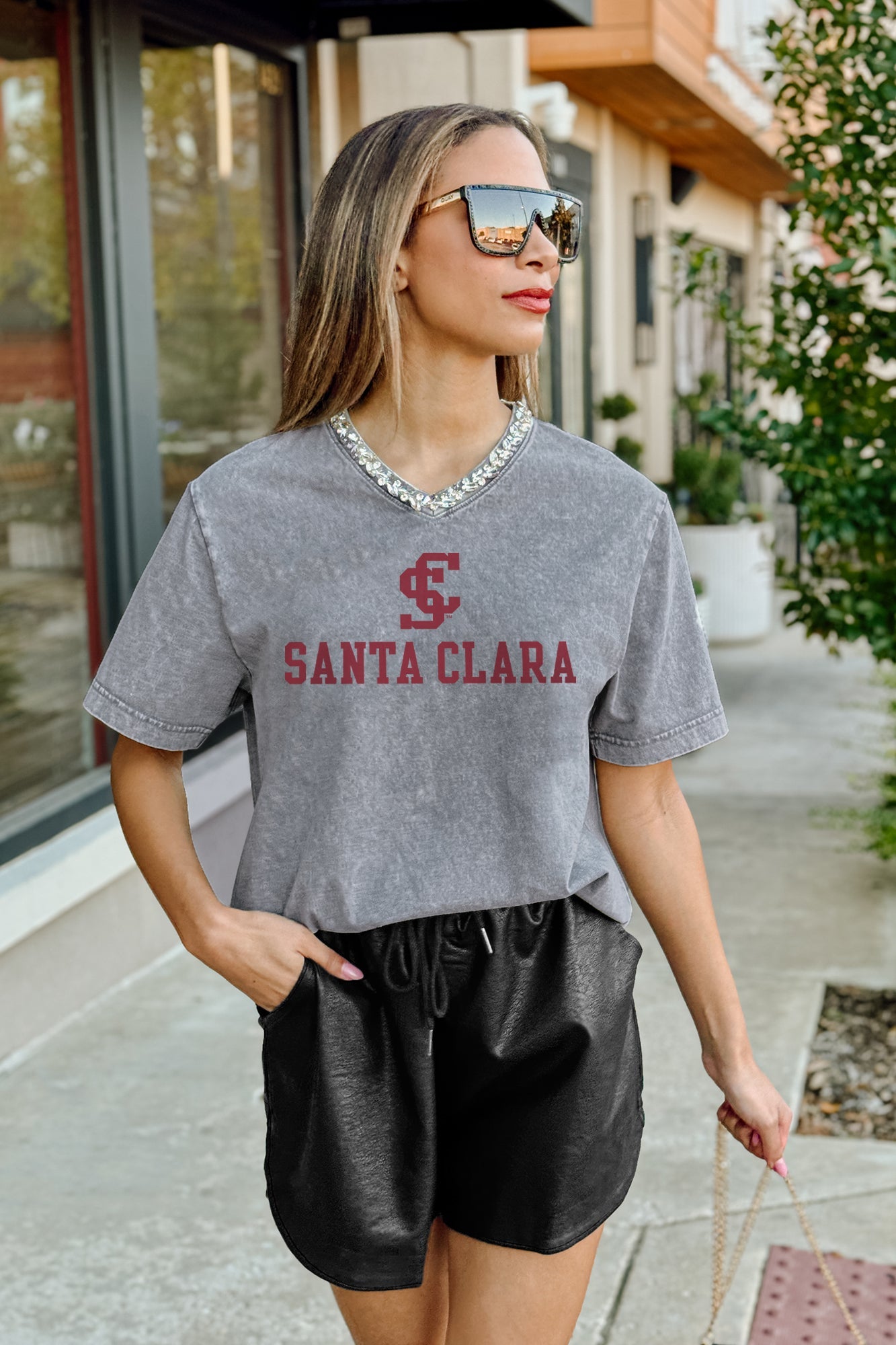 SANTA CLARA BRONCOS ICONIC EDGE RHINESTONE TRIM V-NECK TEE