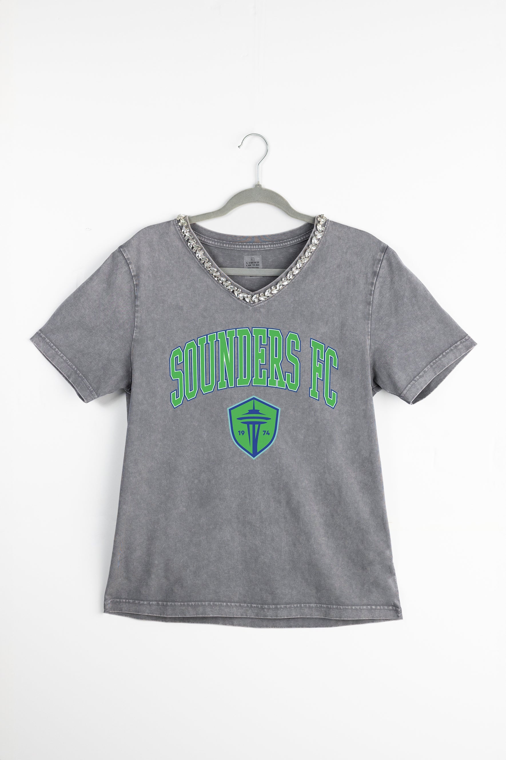 SEATTLE SOUNDERS FC ICONIC EDGE RHINESTONE TRIM V-NECK TEE