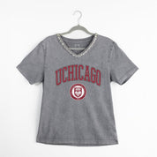 U CHICAGO MAROONS ICONIC EDGE RHINESTONE TRIM V-NECK TEE