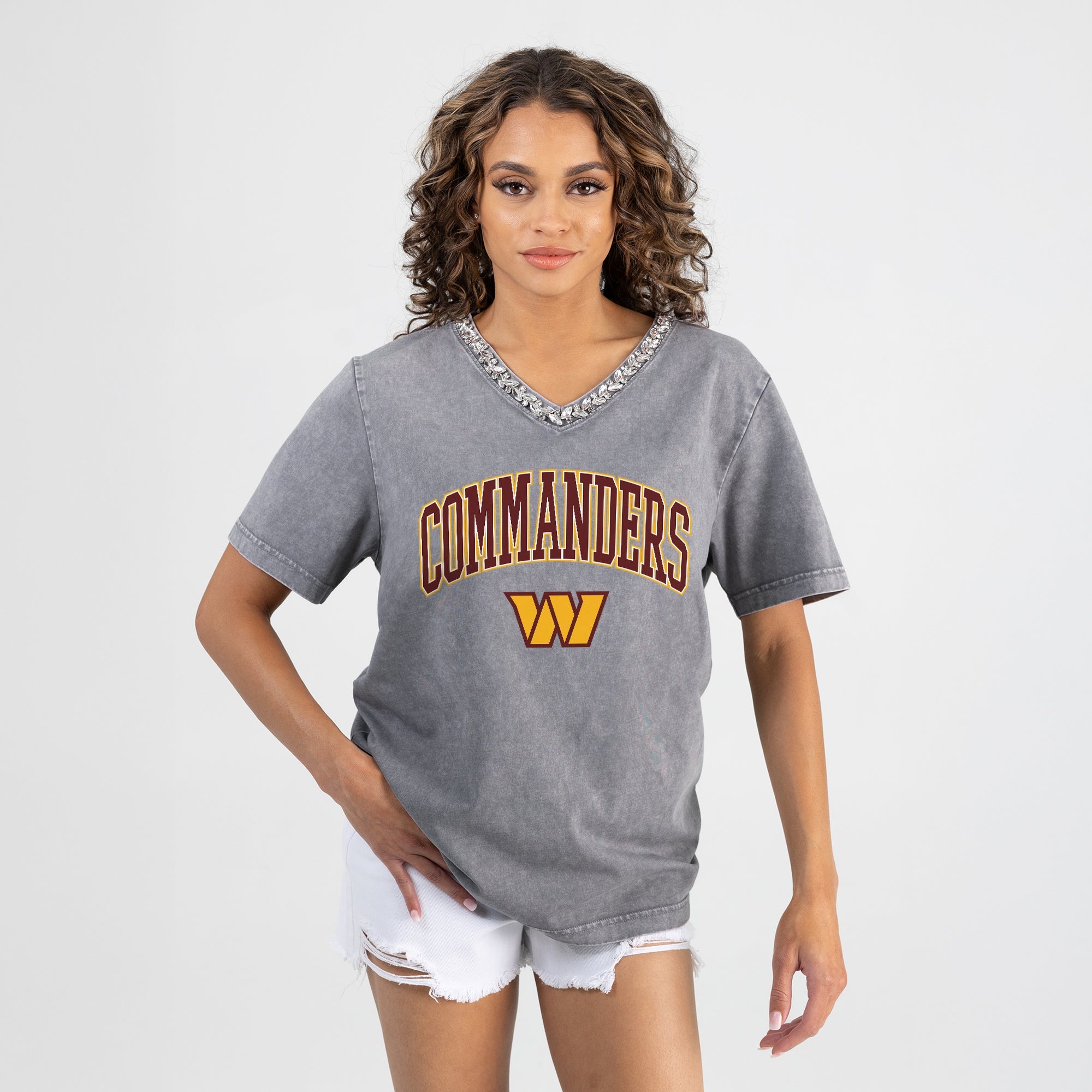 WASHINGTON COMMANDERS ICONIC EDGE RHINESTONE TRIM V-NECK TEE