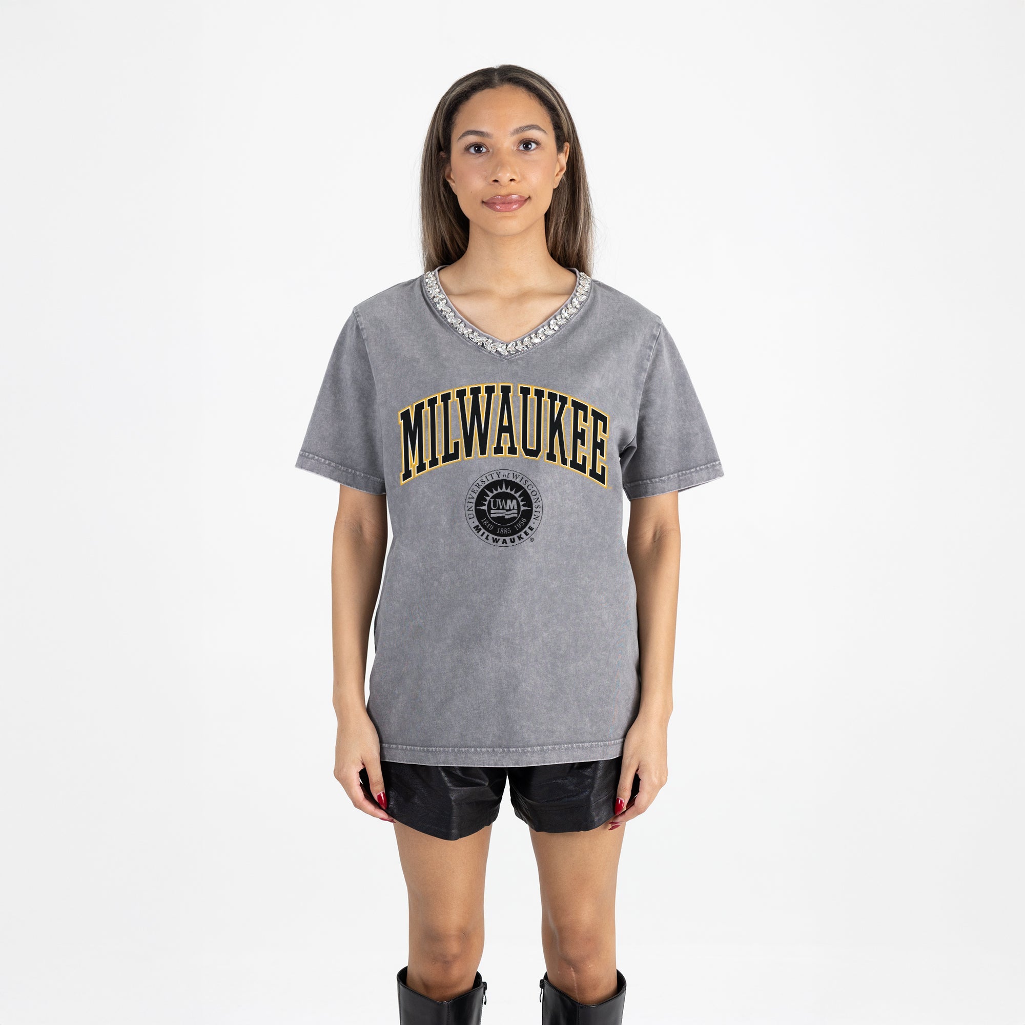 UW-MILWAUKEE PANTHERS ICONIC EDGE RHINESTONE TRIM V-NECK TEE
