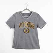 WYOMING COWBOYS ICONIC EDGE RHINESTONE TRIM V-NECK TEE