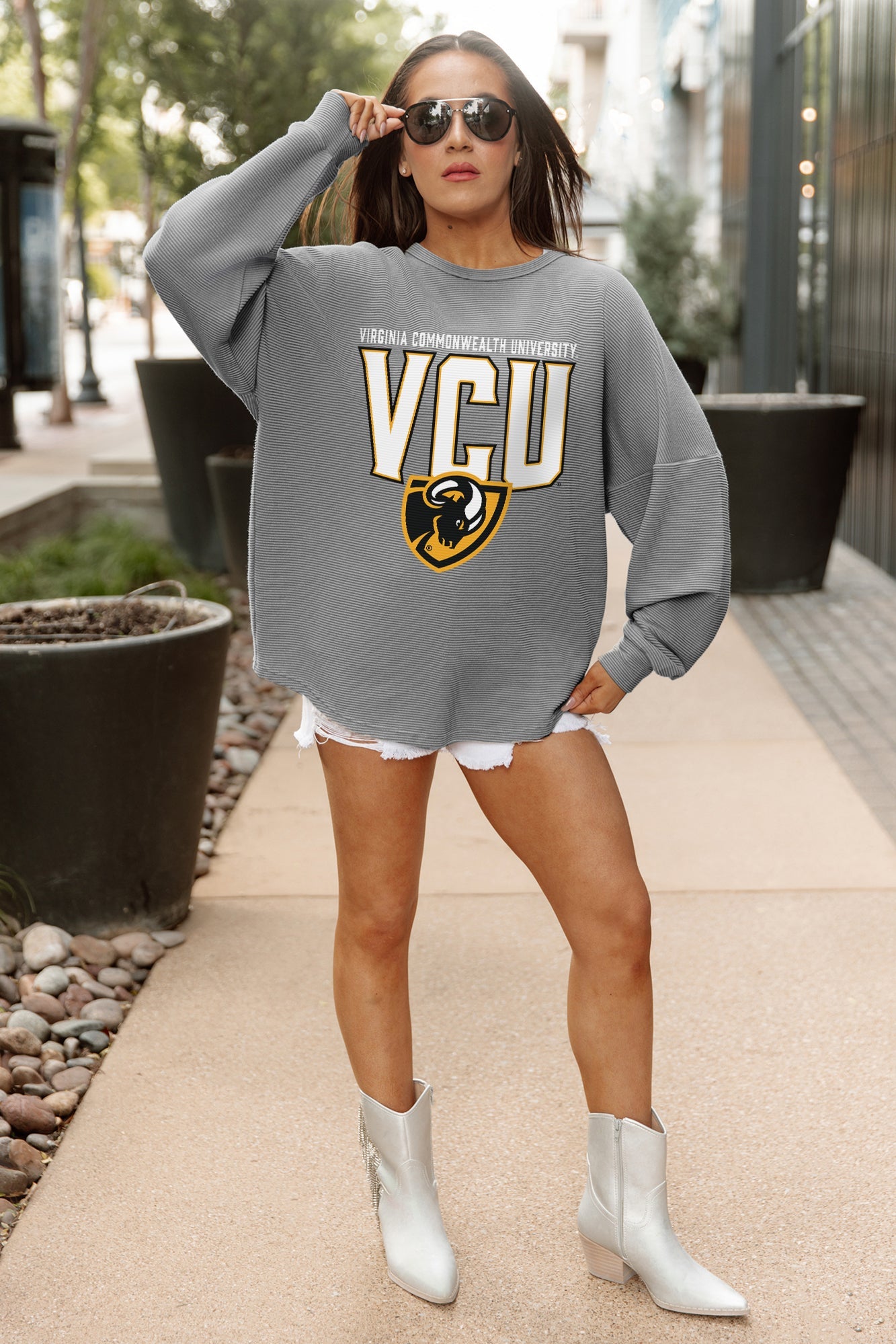 VIRGINIA COMMONWEALTH RAMS PURE MOTION VINTAGE WASH CORDED PULLOVER