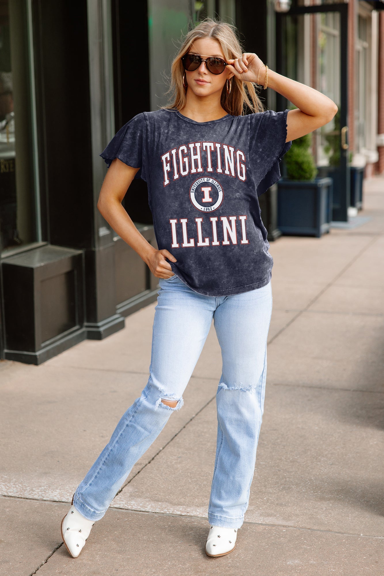 ILLINOIS FIGHTING ILLINI VICTORY MODE FLUTTER SLEEVE TEE IN NAVY