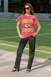 KANSAS CITY CHIEFS VICTORY MODE FLUTTER SLEEVE TEE IN RED